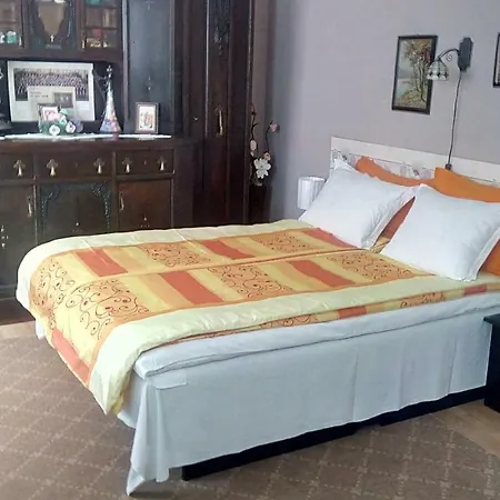Apartmán 80 M2 In City Center Varna